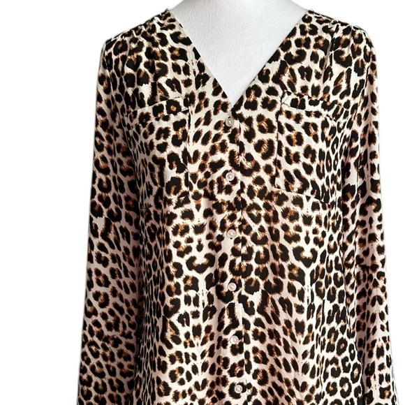 Express Women’s V-neck Animal Print Button Down Pull Up sleeve Top Size S/P - Picture 7 of 17
